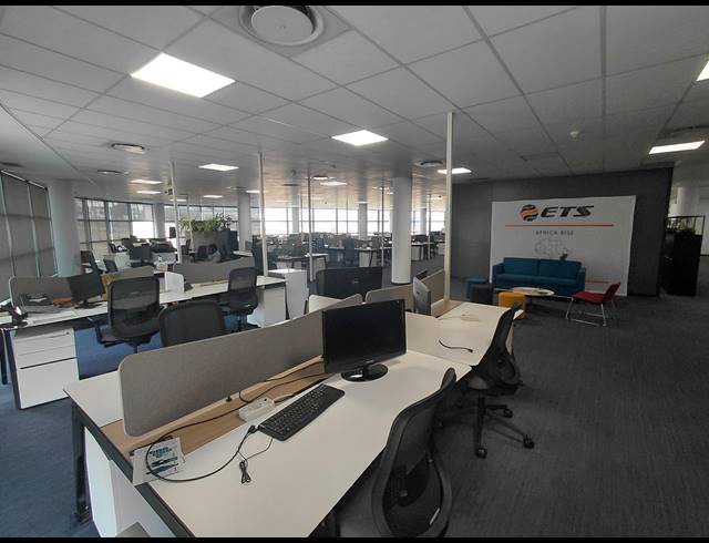 2,495M² OFFICE TO LET IN NOORDWYK